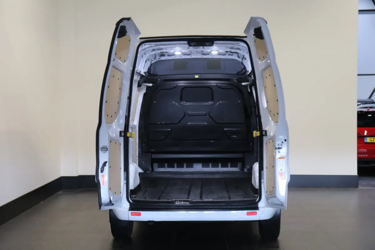 2.0 TDCI 130PK L2H2 Automaat EURO 6 - Airco - Navi - Cruise - € 20.900,- Excl.
