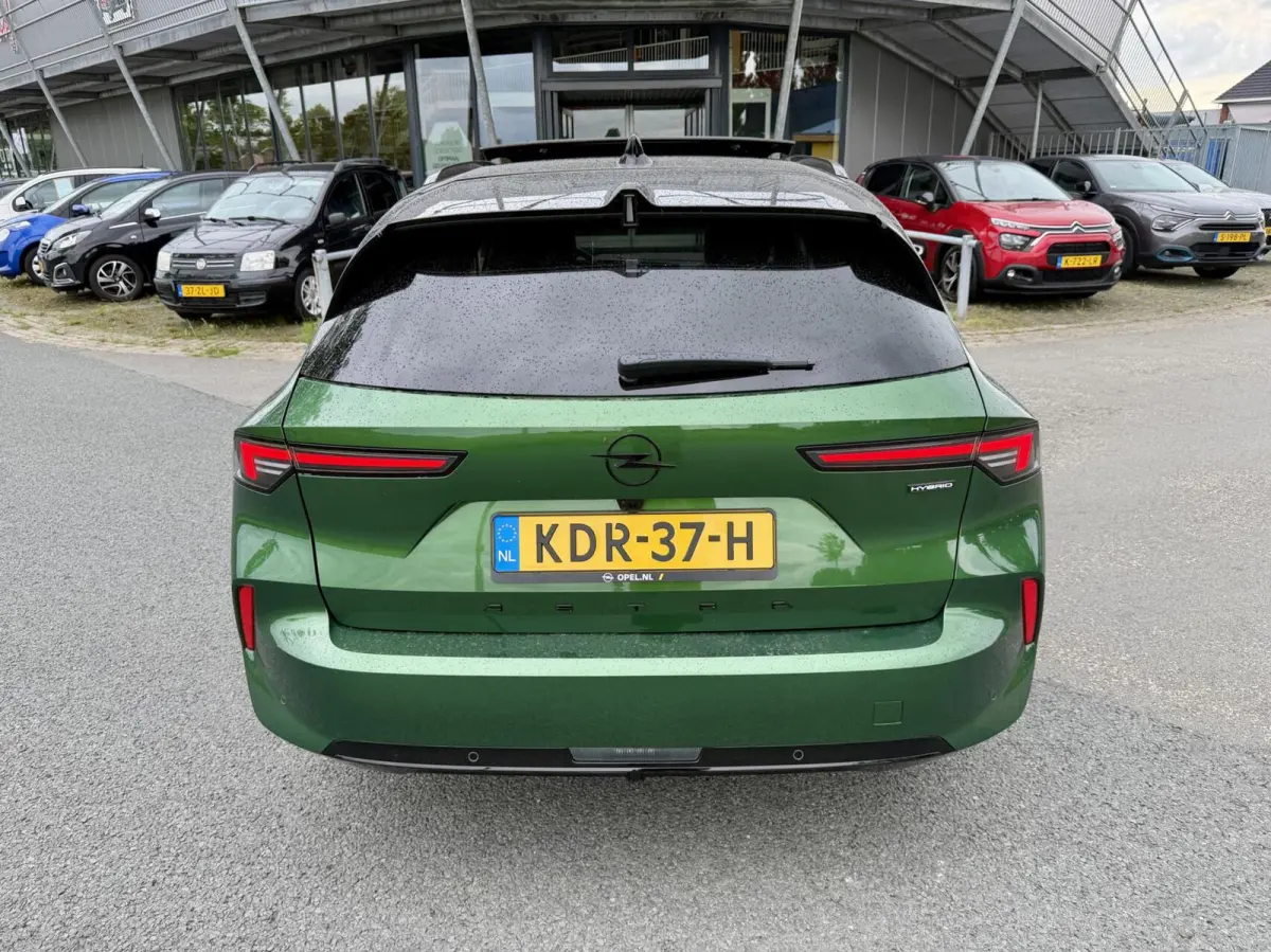 195PK Turbo Plug In Hybrid Ultimate UNIEKKKK