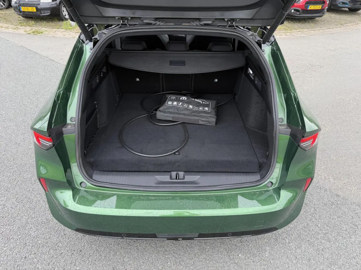 195PK Turbo Plug In Hybrid Ultimate UNIEKKKK