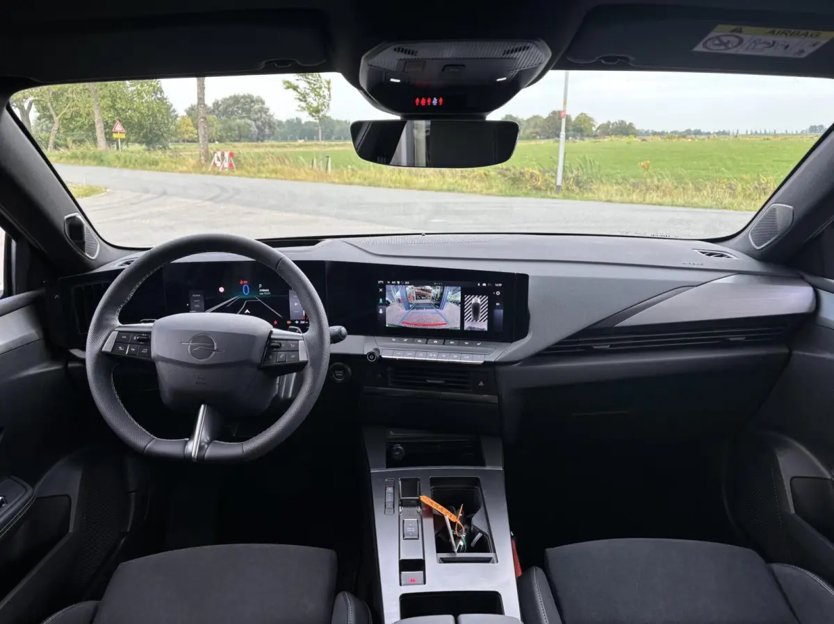 195PK Turbo Plug In Hybrid Ultimate UNIEKKKK