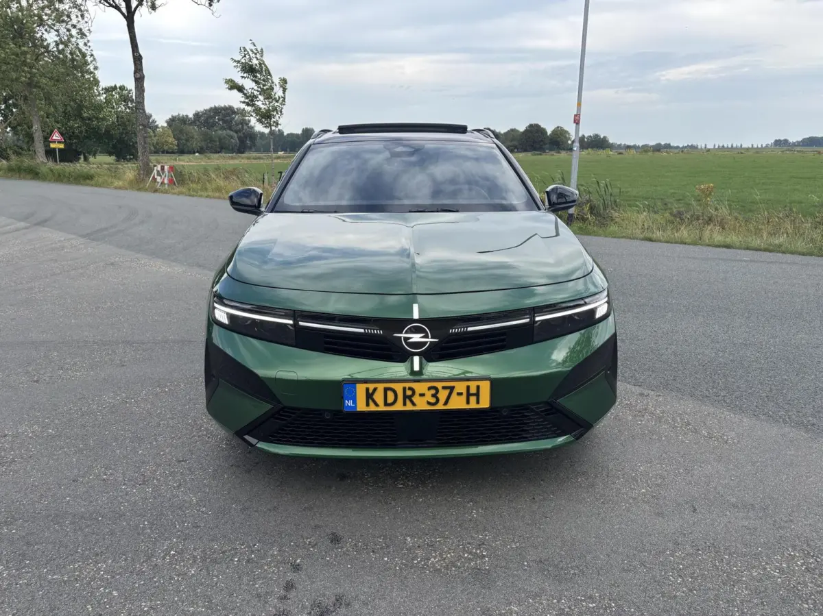 195PK Turbo Plug In Hybrid Ultimate UNIEKKKK