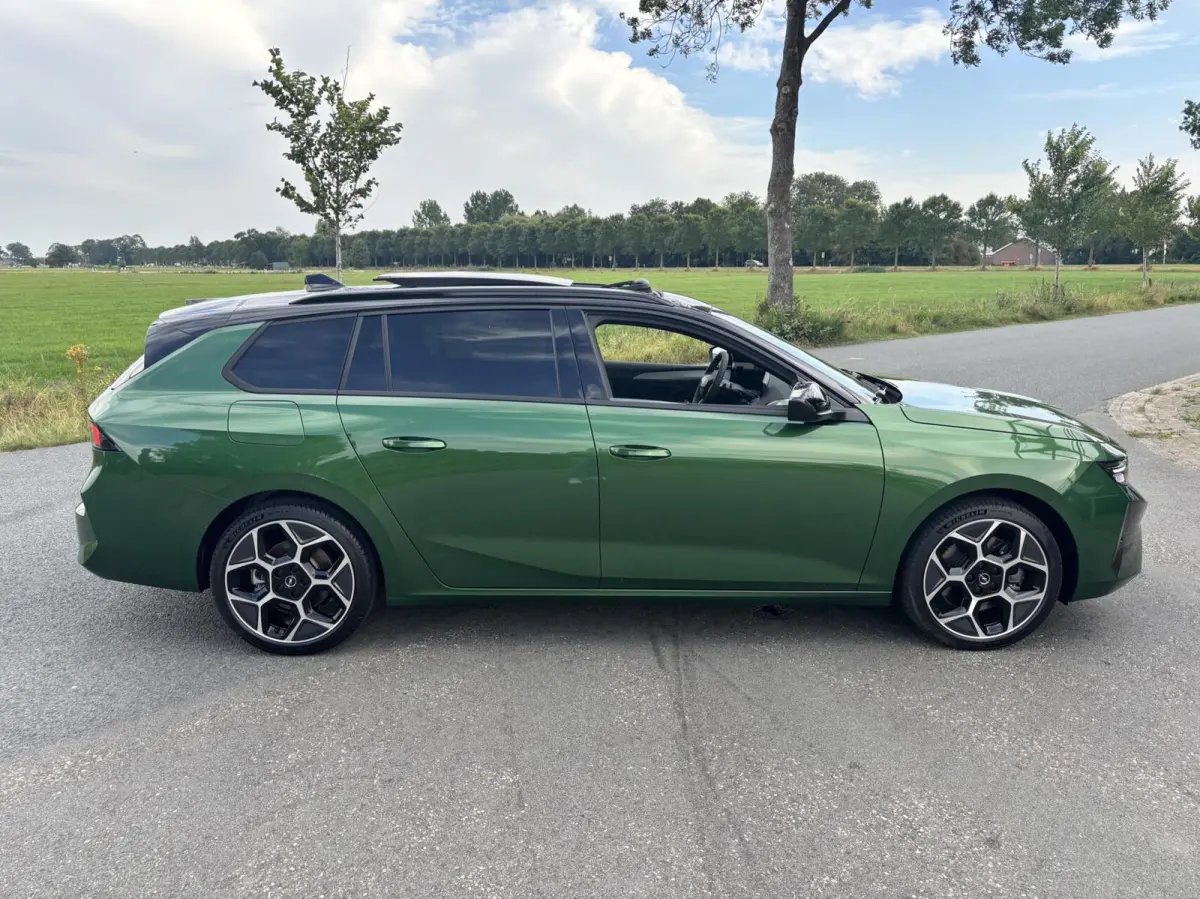 195PK Turbo Plug In Hybrid Ultimate UNIEKKKK