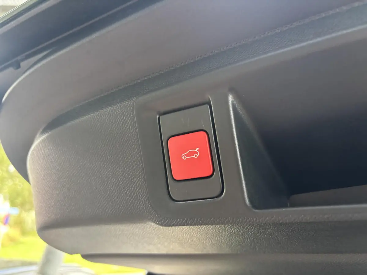 195PK Turbo Plug In Hybrid Ultimate UNIEKKKK