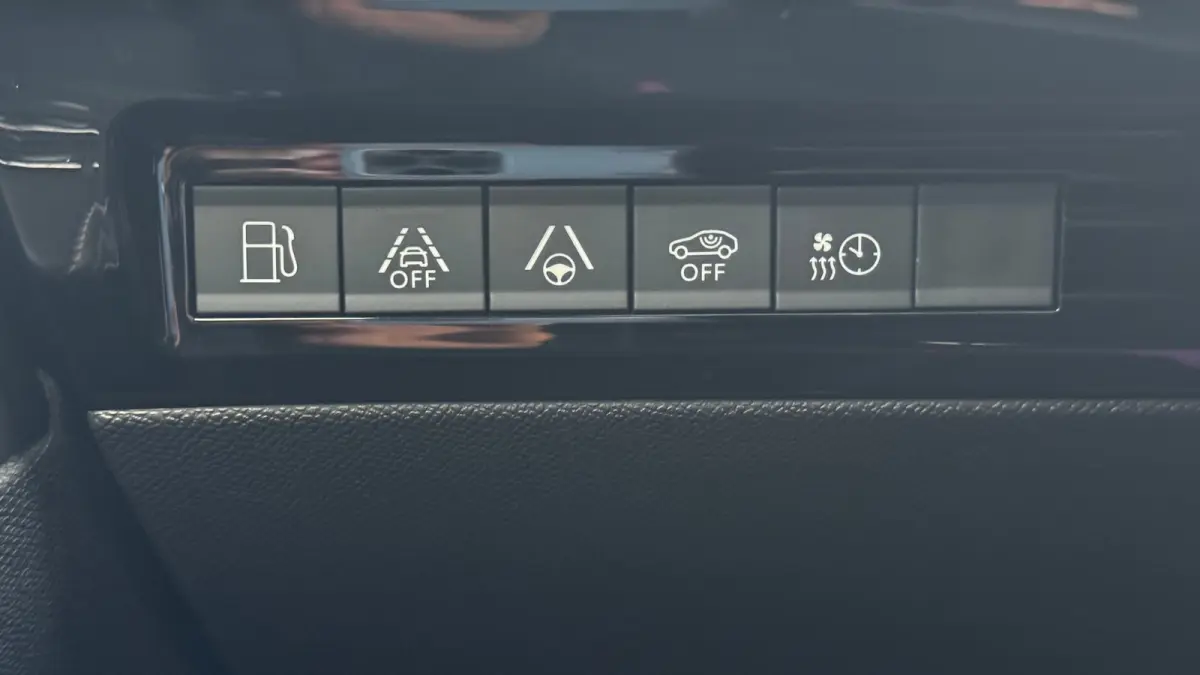 1.6 HYBRID 225PK GT PACK AUTOMAAT SOH 96,25% / NAVI / LEDER / CLIMA / PDC / 18" LMV / CAMERA / KEYLESS / PANO. DAK / NIGHT VISION / I-COCKPIT / FULL-LED / WINTERPAKKET / FOCAL AUDIO / ADAPT.