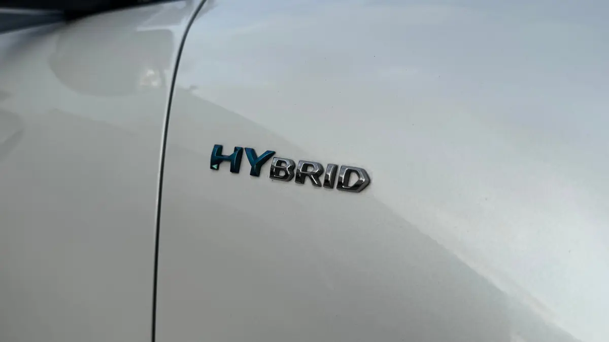 1.6 HYBRID 225PK GT PACK AUTOMAAT SOH 96,25% / NAVI / LEDER / CLIMA / PDC / 18" LMV / CAMERA / KEYLESS / PANO. DAK / NIGHT VISION / I-COCKPIT / FULL-LED / WINTERPAKKET / FOCAL AUDIO / ADAPT.