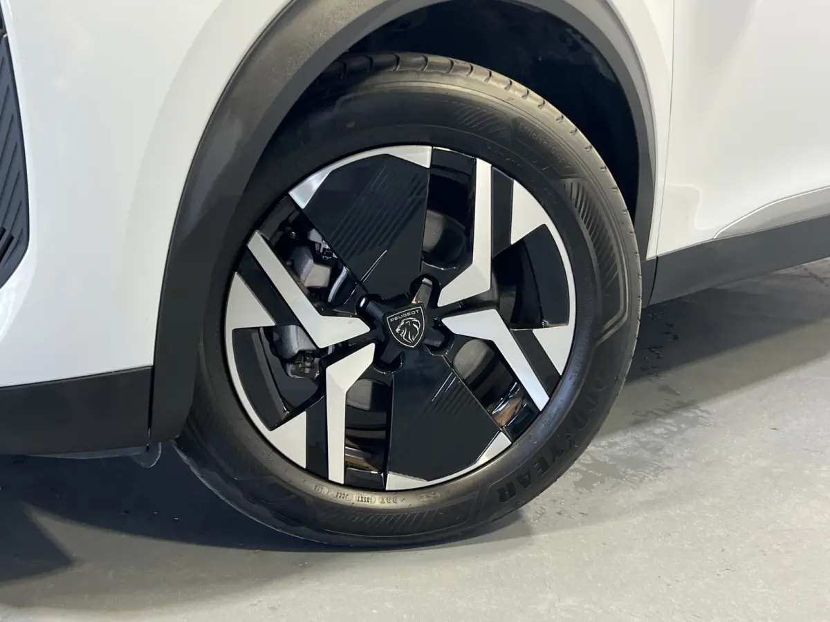 EV Allure Avantage 54 kWh | SoH 97% | Achteruitrijcamera | Android/Apple Carplay | LM Velgen 17" | PDC Voor en Achter | Cruise Control | Bluetooth | DAB | Airco |