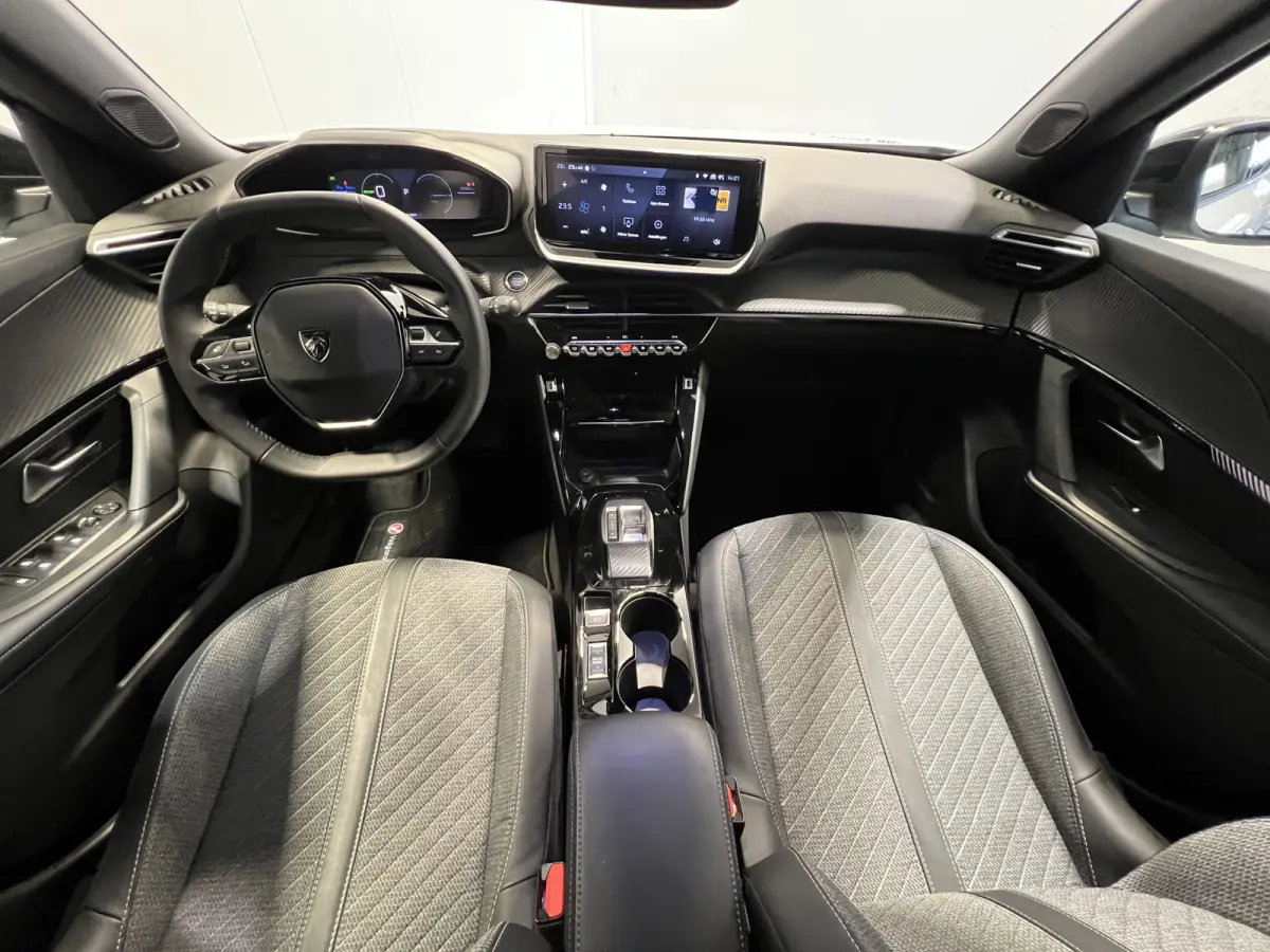 EV Allure Avantage 54 kWh | SoH 97% | Achteruitrijcamera | Android/Apple Carplay | LM Velgen 17" | PDC Voor en Achter | Cruise Control | Bluetooth | DAB | Airco |