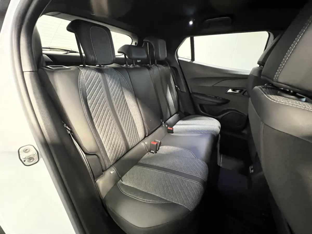 EV Allure Avantage 54 kWh | SoH 97% | Achteruitrijcamera | Android/Apple Carplay | LM Velgen 17" | PDC Voor en Achter | Cruise Control | Bluetooth | DAB | Airco |