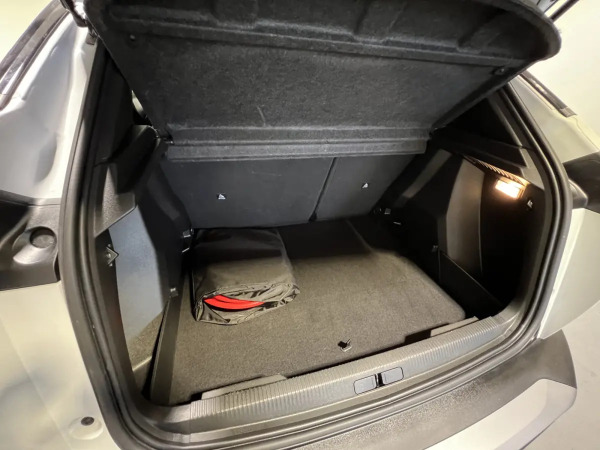 EV Allure Avantage 54 kWh | SoH 97% | Achteruitrijcamera | Android/Apple Carplay | LM Velgen 17" | PDC Voor en Achter | Cruise Control | Bluetooth | DAB | Airco |