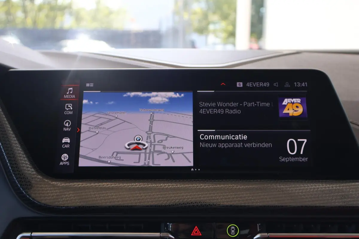 218i | M Sport | Panoramadak | Parkeersensoren voor en achter | Leder | HiFi Geluidssysteem | Climate Control