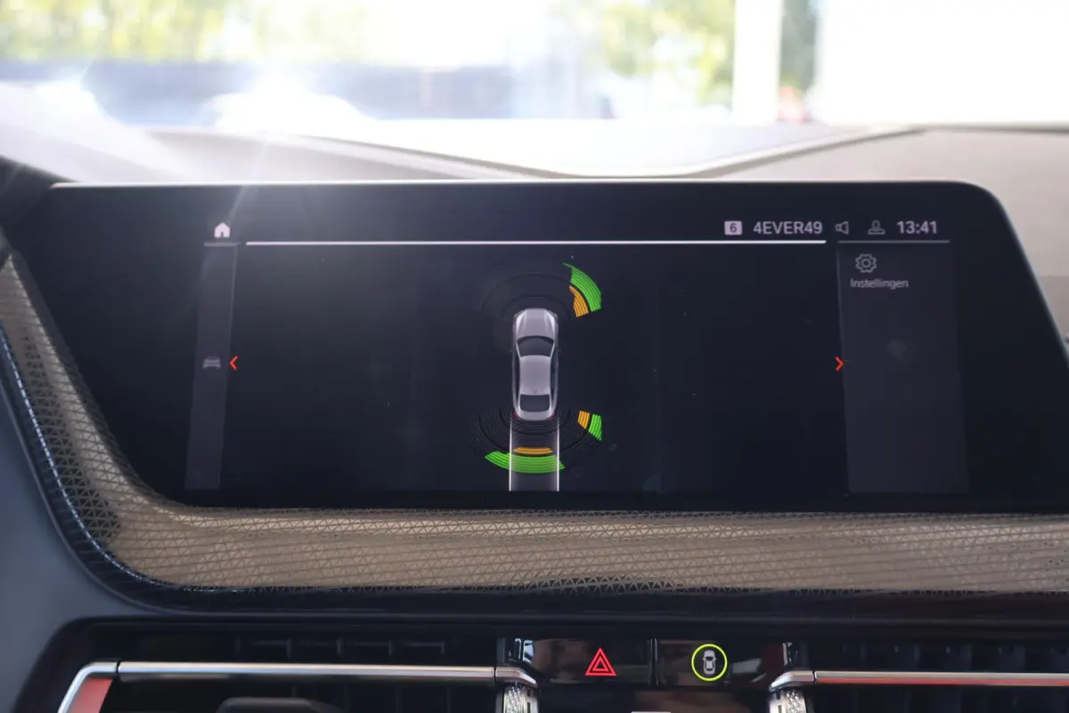 218i | M Sport | Panoramadak | Parkeersensoren voor en achter | Leder | HiFi Geluidssysteem | Climate Control