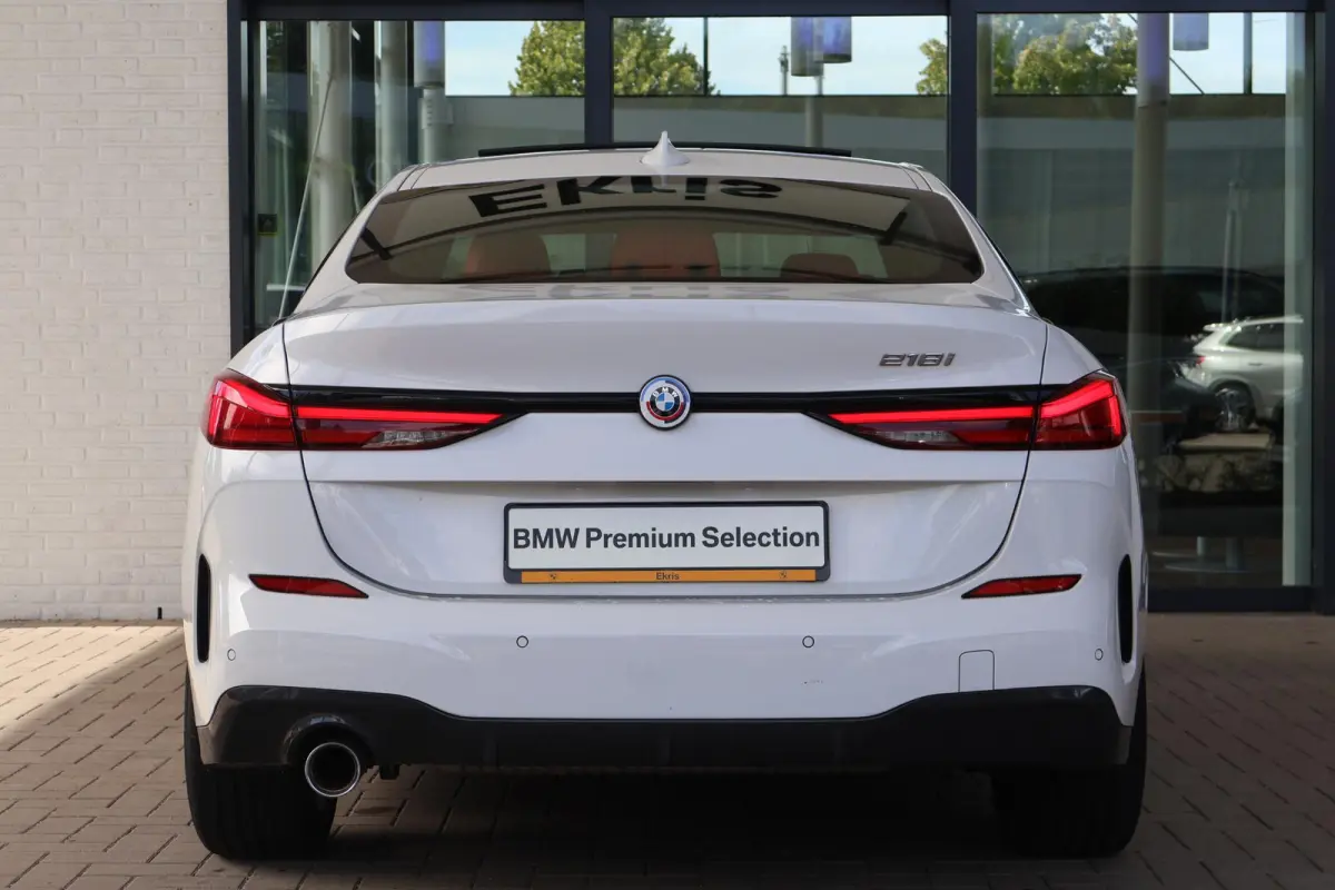 218i | M Sport | Panoramadak | Parkeersensoren voor en achter | Leder | HiFi Geluidssysteem | Climate Control