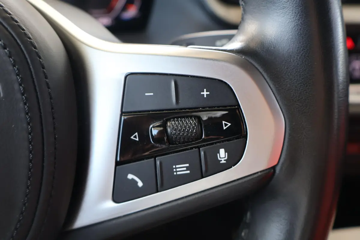 218i | M Sport | Panoramadak | Parkeersensoren voor en achter | Leder | HiFi Geluidssysteem | Climate Control