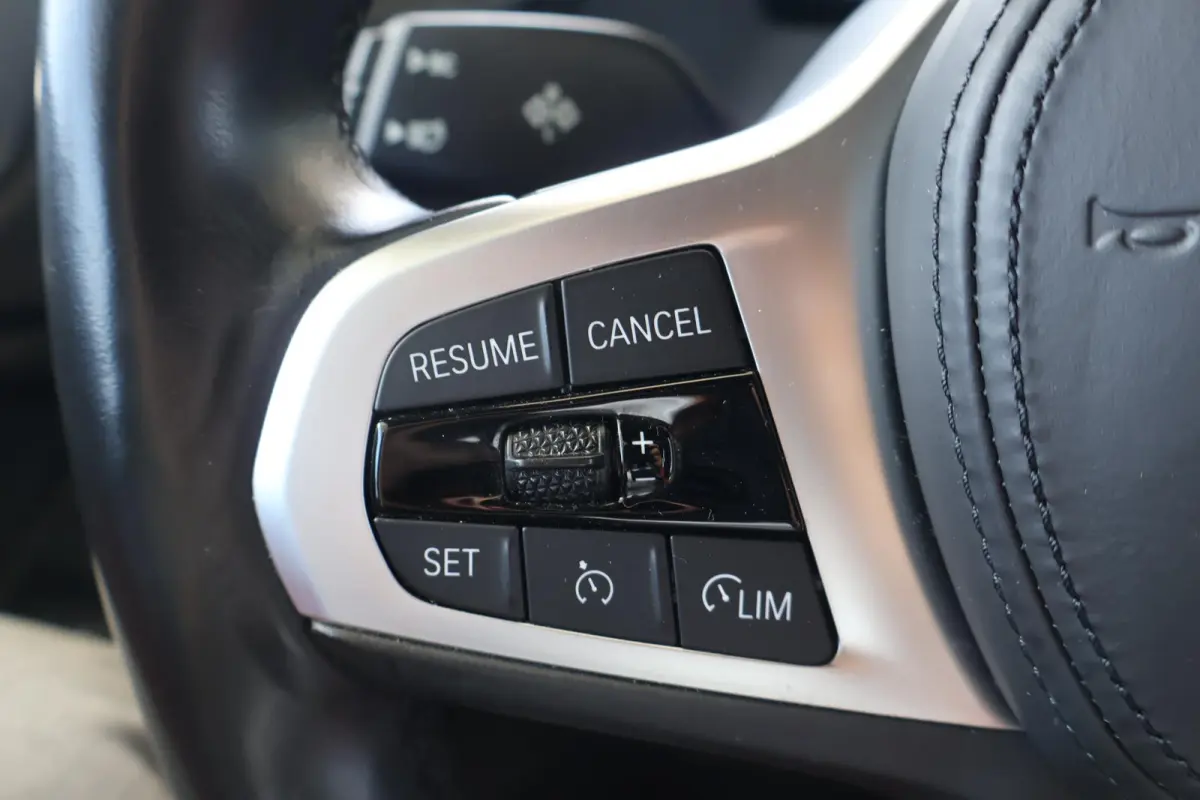 218i | M Sport | Panoramadak | Parkeersensoren voor en achter | Leder | HiFi Geluidssysteem | Climate Control