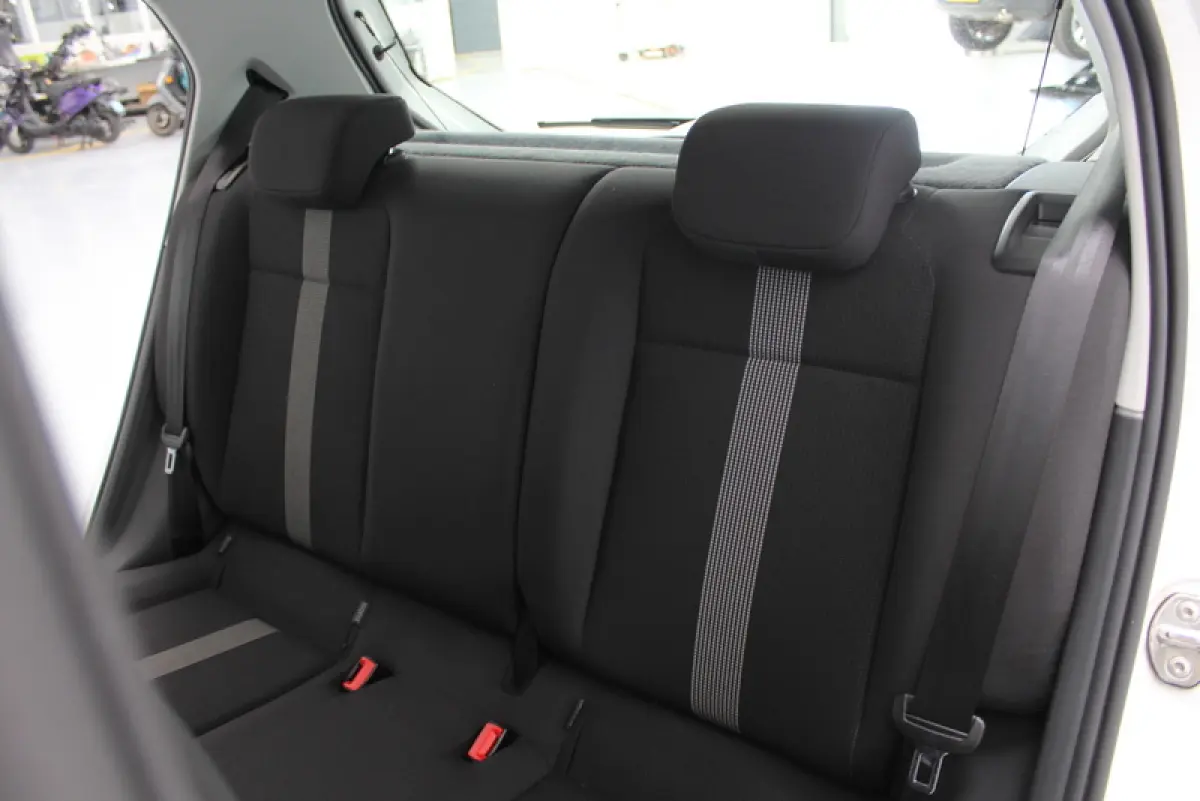 Up! 1.0 BMT high up! 60PK, AIRCO | CRUISE CONTROLE | ELEC-RAMEN/SPIEGELS | PARKEERSENSOREN | CAMERA