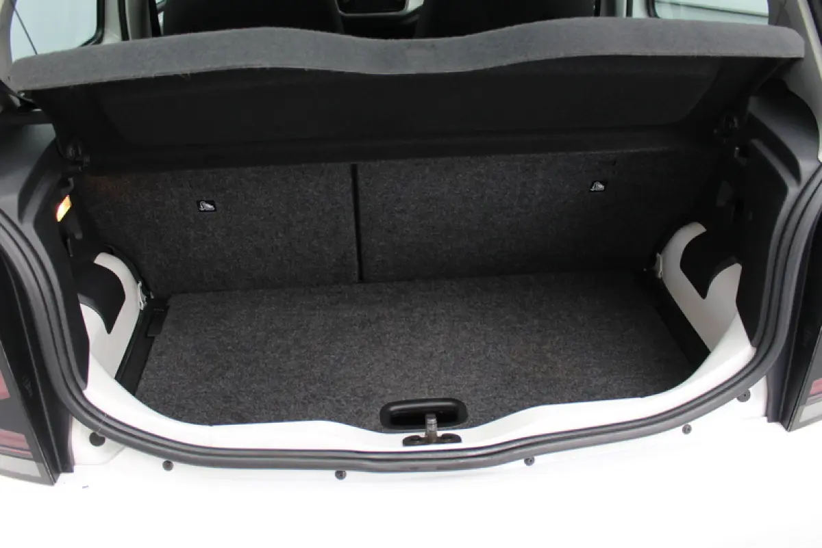 Up! 1.0 BMT high up! 60PK, AIRCO | CRUISE CONTROLE | ELEC-RAMEN/SPIEGELS | PARKEERSENSOREN | CAMERA
