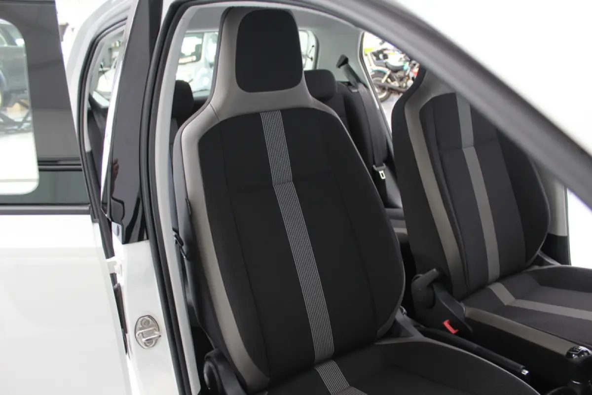 Up! 1.0 BMT high up! 60PK, AIRCO | CRUISE CONTROLE | ELEC-RAMEN/SPIEGELS | PARKEERSENSOREN | CAMERA