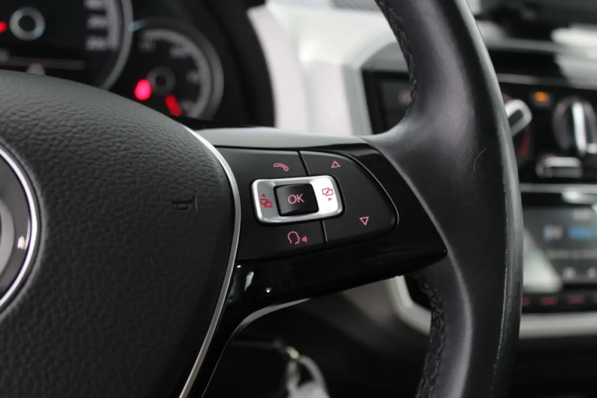 Up! 1.0 BMT high up! 60PK, AIRCO | CRUISE CONTROLE | ELEC-RAMEN/SPIEGELS | PARKEERSENSOREN | CAMERA