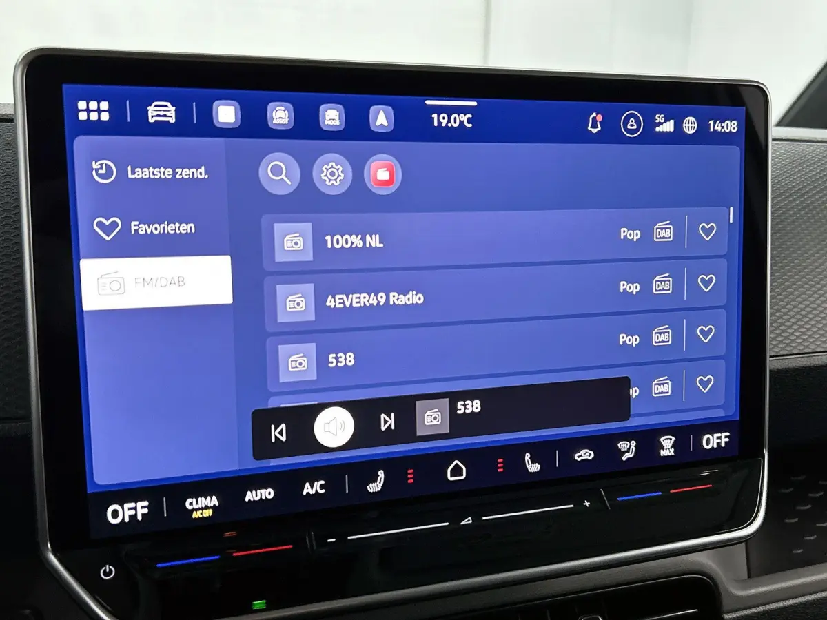 Bulli Limited Edition 286PK | Climatric Airco | Trekhaak | Stoelverwarming | Draadloos Apple Carplay/ Android Auto | DAB+ | Achteruitrijcamera inclusief 360 graden | Diefstalalarm | Navigati