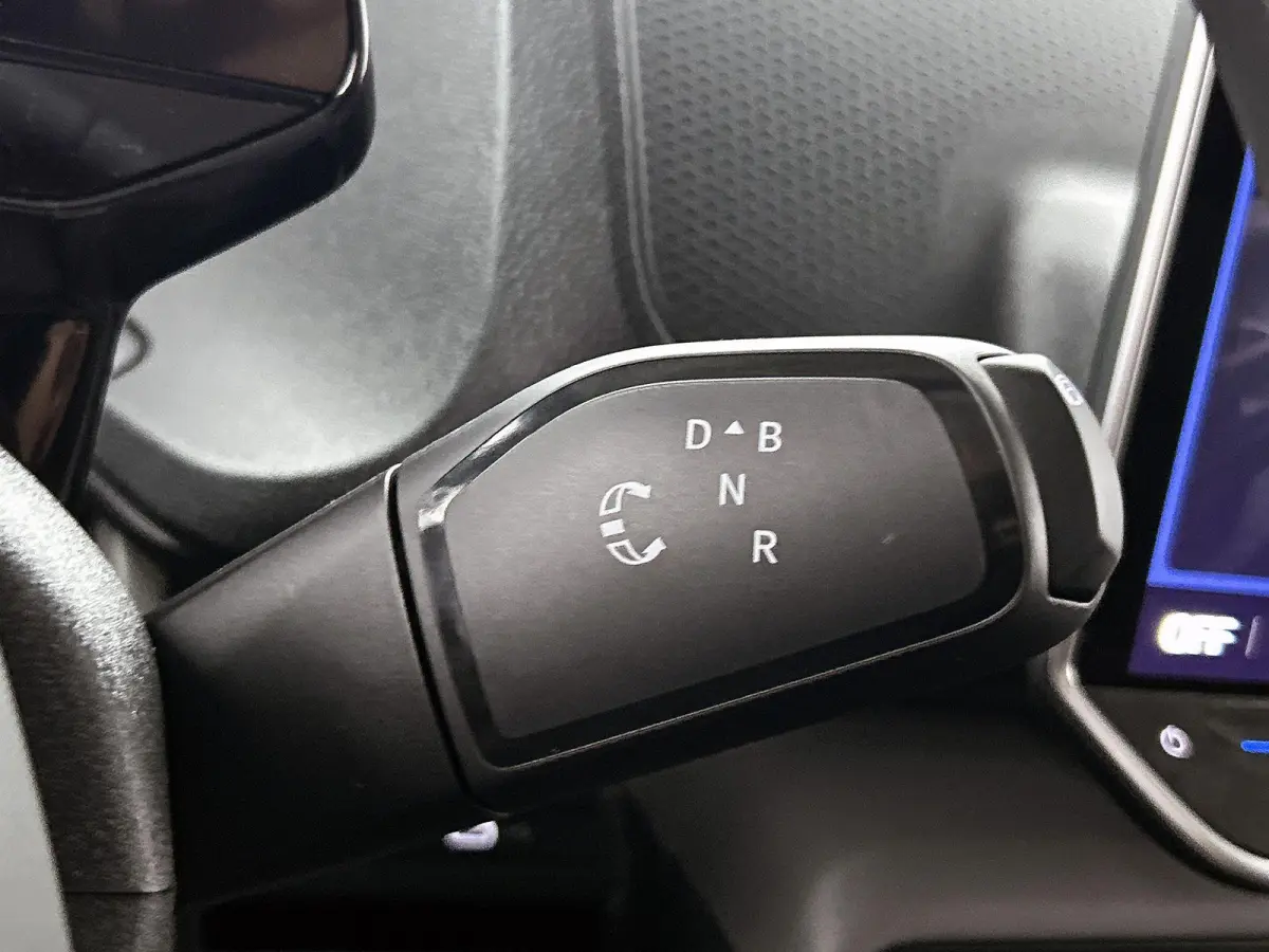 Bulli Limited Edition 286PK | Climatric Airco | Trekhaak | Stoelverwarming | Draadloos Apple Carplay/ Android Auto | DAB+ | Achteruitrijcamera inclusief 360 graden | Diefstalalarm | Navigati