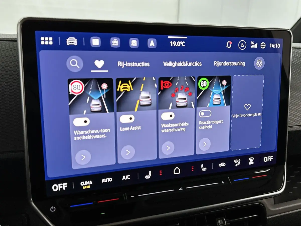 Bulli Limited Edition 286PK | Climatric Airco | Trekhaak | Stoelverwarming | Draadloos Apple Carplay/ Android Auto | DAB+ | Achteruitrijcamera inclusief 360 graden | Diefstalalarm | Navigati
