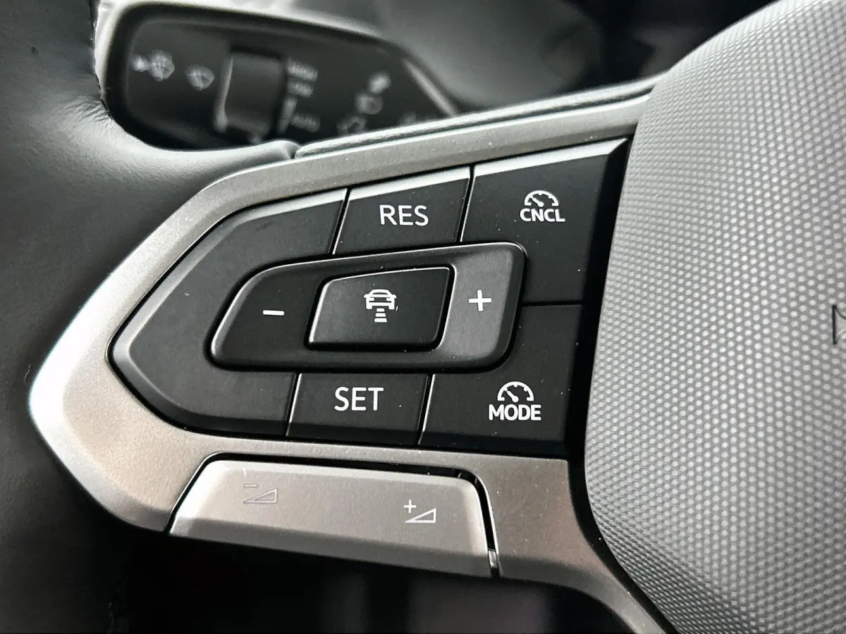 Bulli Limited Edition 286PK | Climatric Airco | Trekhaak | Stoelverwarming | Draadloos Apple Carplay/ Android Auto | DAB+ | Achteruitrijcamera inclusief 360 graden | Diefstalalarm | Navigati