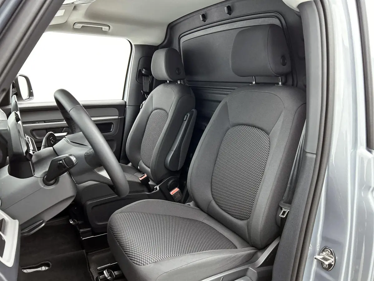 Bulli Limited Edition 286PK | Climatric Airco | Trekhaak | Stoelverwarming | Draadloos Apple Carplay/ Android Auto | DAB+ | Achteruitrijcamera inclusief 360 graden | Diefstalalarm | Navigati