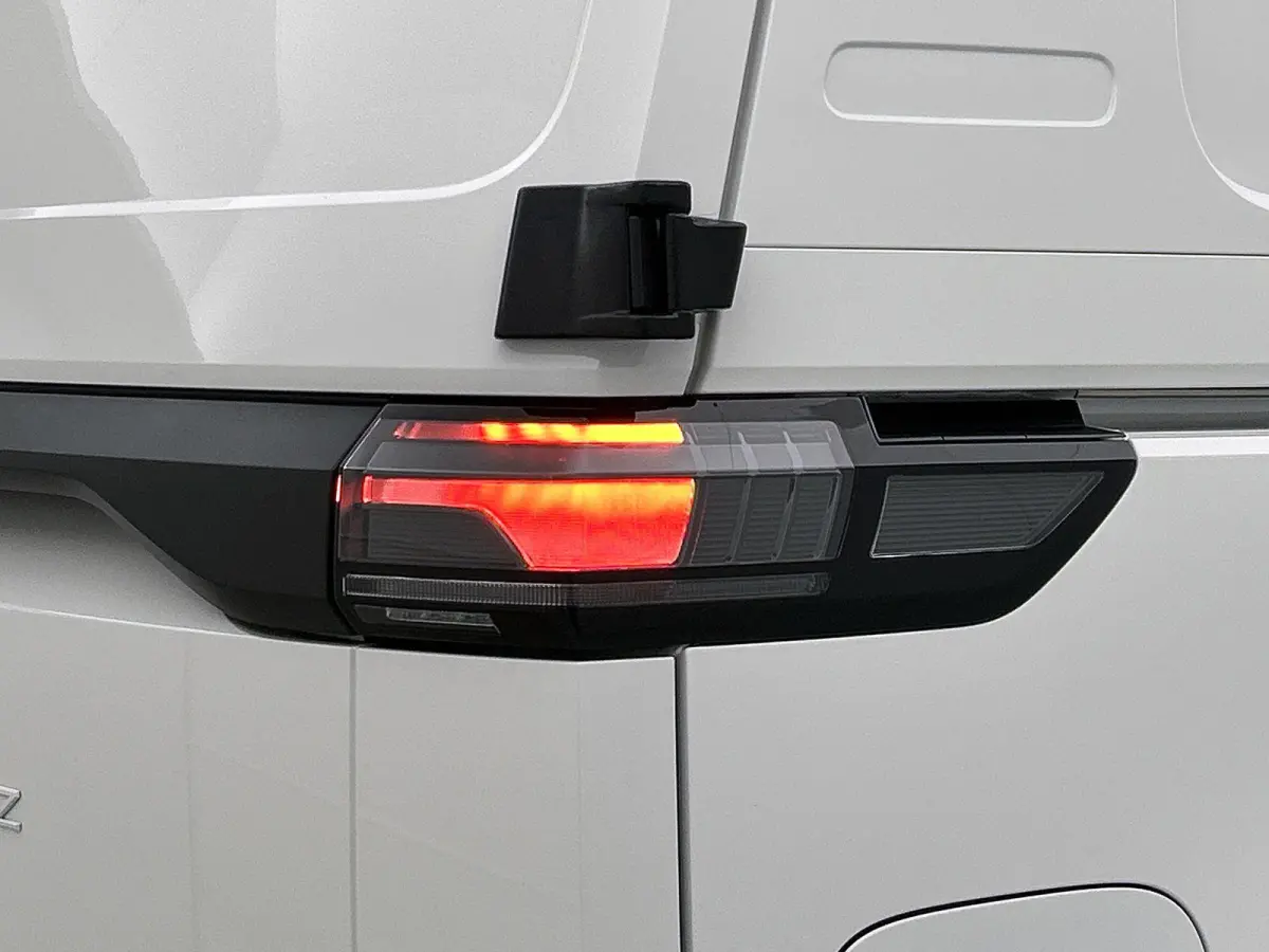 Economy Limited Edition 286PK | Navigatie | Airco | Trekhaak | Multifunctioneel stuur | Adaptive cruise control | Achteruitrijcamera | DAB+ |