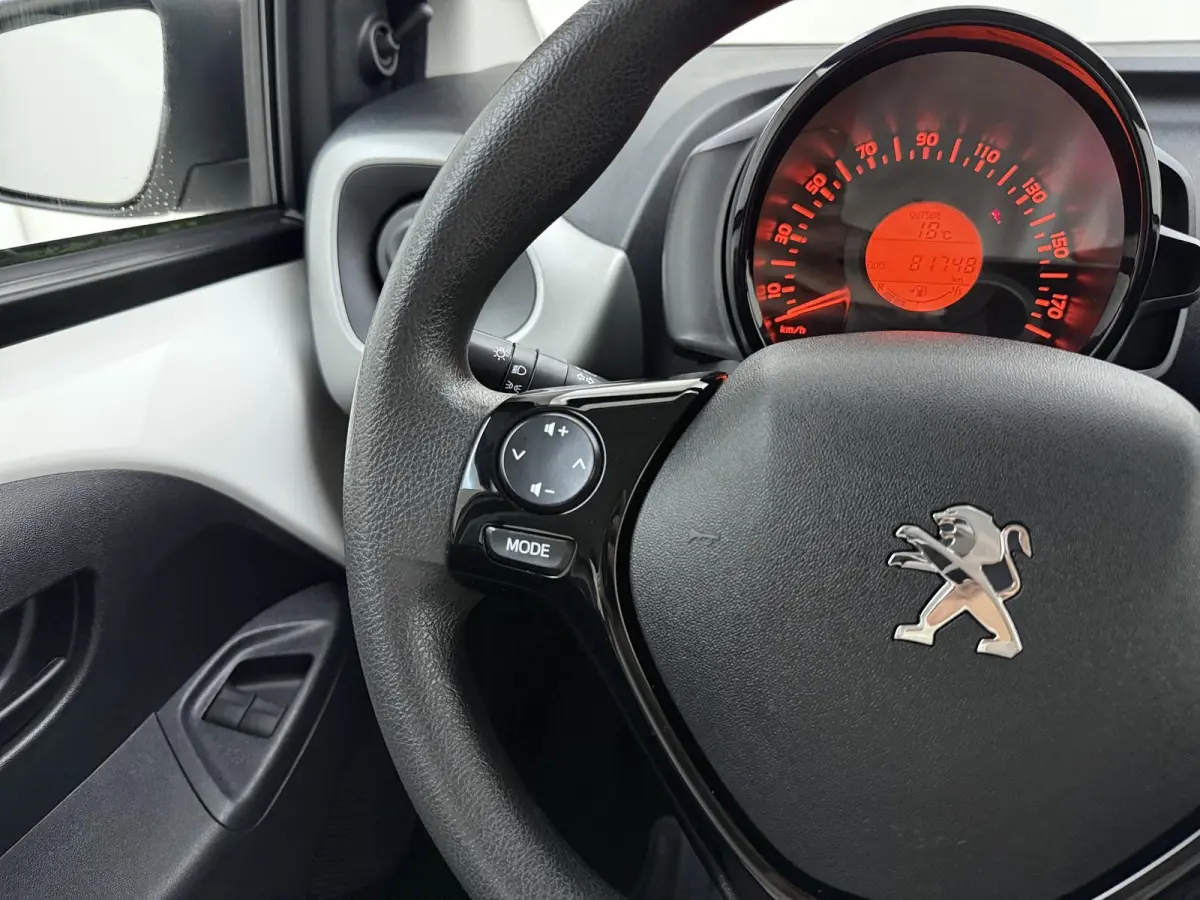 1.0 e-VTi Active | Airco | Parkeersensoren | Multifunctioneel Stuurwiel | Isofix |