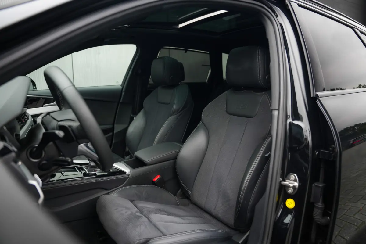 40 TFSI 204 pk Quattro S-Edition Competition /BTW-Auto/ Pano-Dak/ B&O 3D/ ACC/ Keyless/ Camera/ Sport-Stoelen/ Stoel.Verw/ Massage/ Trekhaak/ 19'' LMV