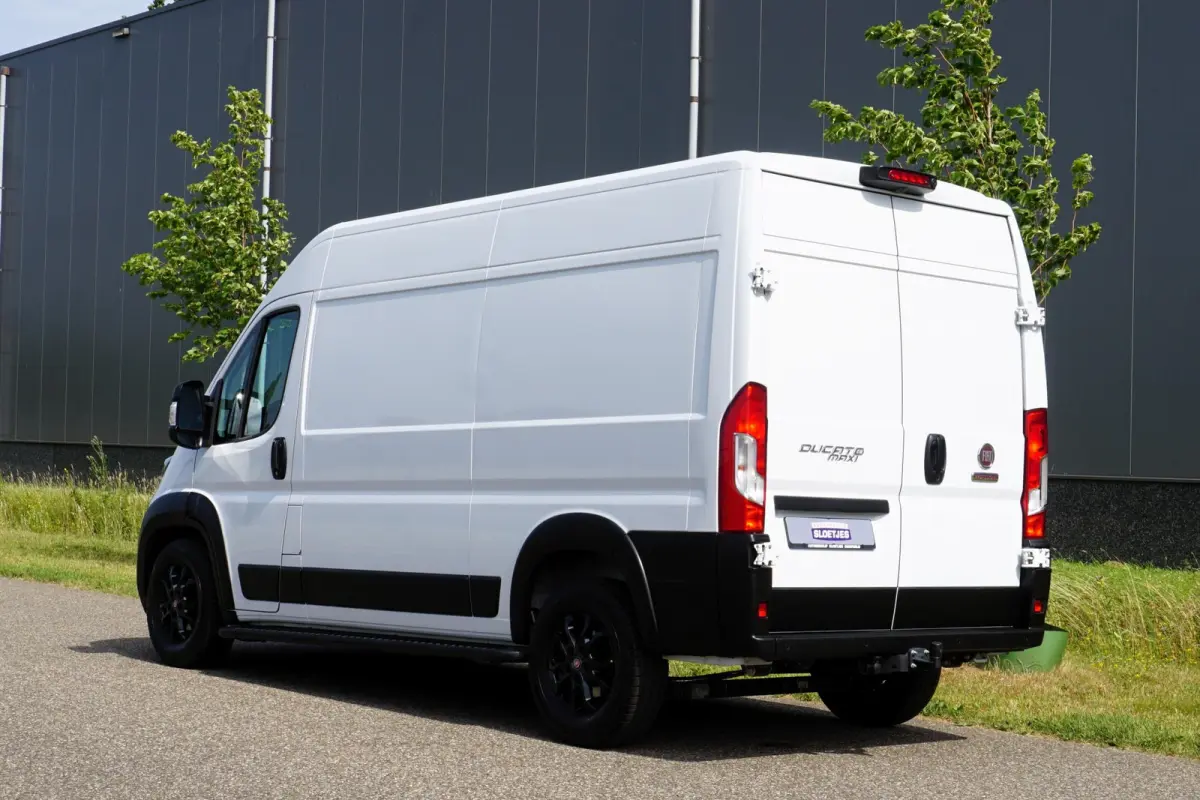 2.2 MultiJet 180 L2H2 3.5t Automaat |Adaptive Cruise |Camera en digitale binnenspiegel |Standkachel |2 stoelen |2 airbags |Trekhaak |Stoelverwarming |Parkeersensoren voor en achter