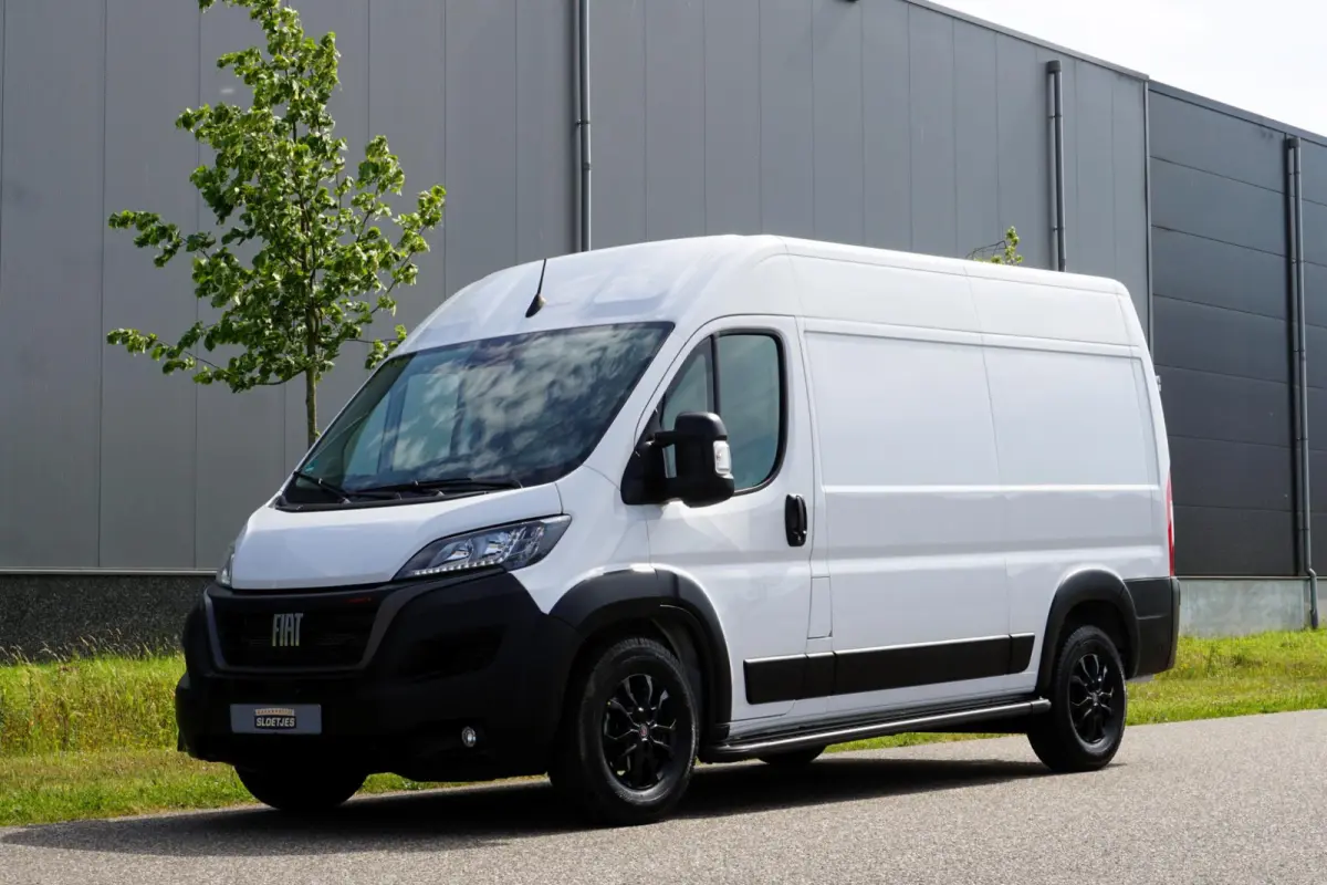 2.2 MultiJet 180 L2H2 3.5t Automaat |Adaptive Cruise |Camera en digitale binnenspiegel |Standkachel |2 stoelen |2 airbags |Trekhaak |Stoelverwarming |Parkeersensoren voor en achter