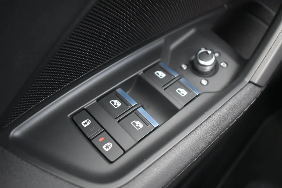 30 TFSI S edition 110PK S-Tronic | Sportonderstel | Elektrische bestuurdersstoel | Premium Audio System | Schuif-kanteldak | Verwarmbare voorstoelen