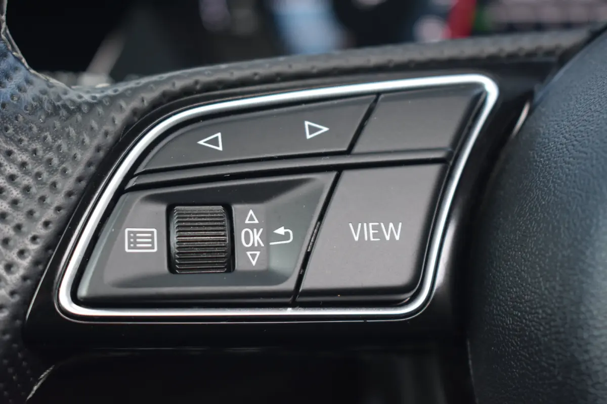 30 TFSI S edition 110PK S-Tronic | Sportonderstel | Elektrische bestuurdersstoel | Premium Audio System | Schuif-kanteldak | Verwarmbare voorstoelen