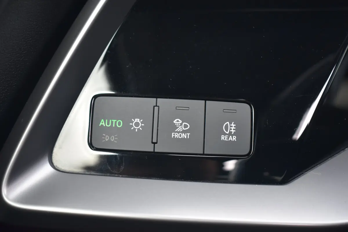 30 TFSI S edition 110PK S-Tronic | Sportonderstel | Elektrische bestuurdersstoel | Premium Audio System | Schuif-kanteldak | Verwarmbare voorstoelen