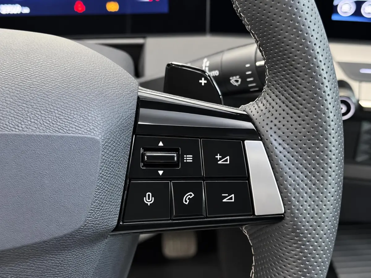 1.2 Turbo Ultimate Panoramadak Navigatie Apple Carplay Android Auto 360 camera Parkeerhulp Adaptive Cruise Control Head-up Display Stoel- en stuurverwarming Memory stoelen Full Led Climate C