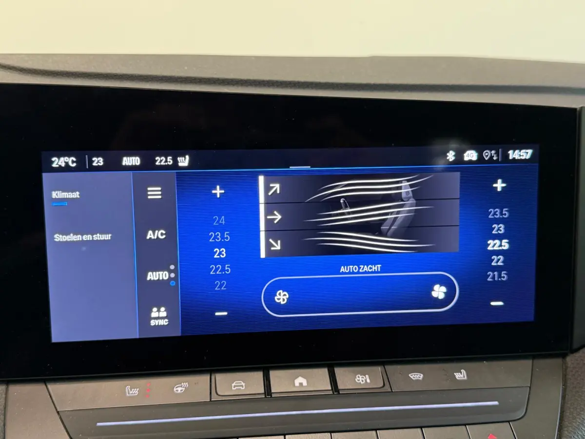 1.2 Turbo Ultimate Panoramadak Navigatie Apple Carplay Android Auto 360 camera Parkeerhulp Adaptive Cruise Control Head-up Display Stoel- en stuurverwarming Memory stoelen Full Led Climate C