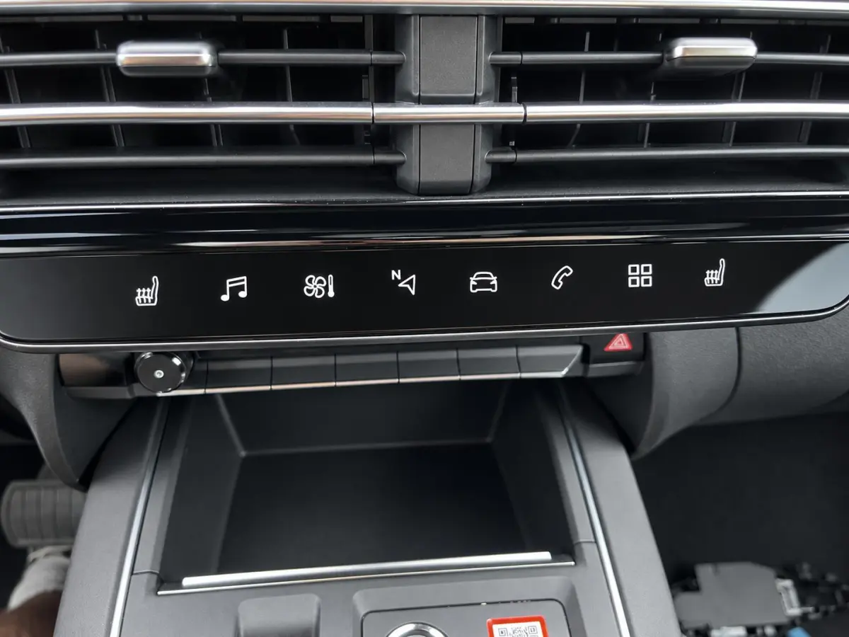 1.2 Hybrid Max Automaat Navigatie Apple Carplay Android Auto Parkeerhulp Adaptive Cruise Control Stoelverwarming Elektrische achterklep Full Led Climate Control