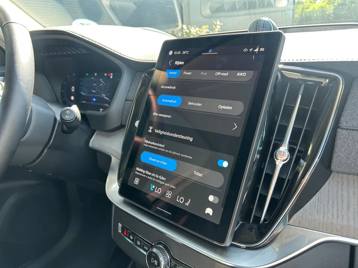 2.0 T8 Plug-in hybrid AWD Ultra Bright | Luchtvering | Trekhaak | 360 camera | HU-Display | Stoelventilatie |
