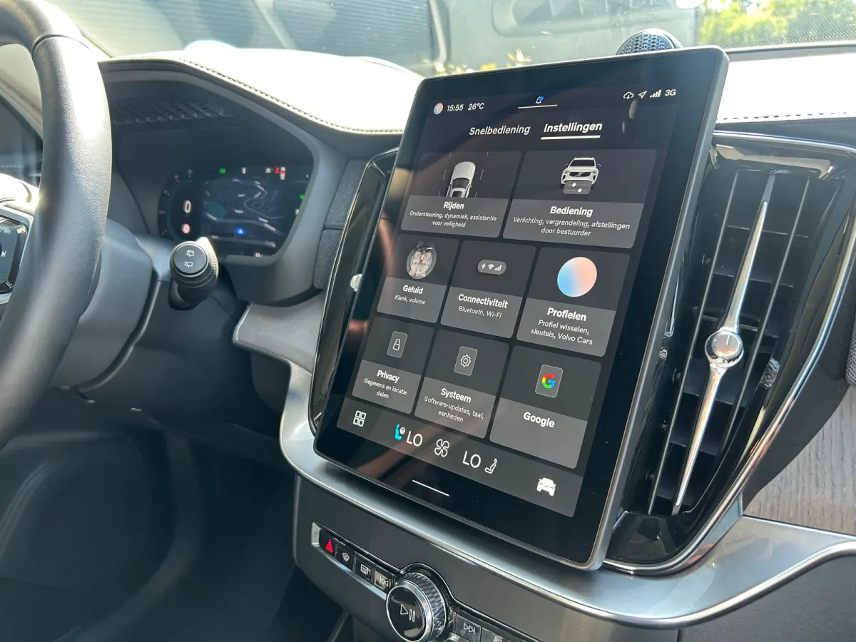 2.0 T8 Plug-in hybrid AWD Ultra Bright | Luchtvering | Trekhaak | 360 camera | HU-Display | Stoelventilatie |