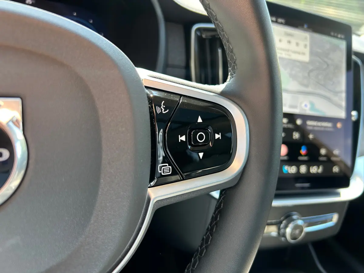 2.0 T8 Plug-in hybrid AWD Ultra Bright | Luchtvering | Trekhaak | 360 camera | HU-Display | Stoelventilatie |