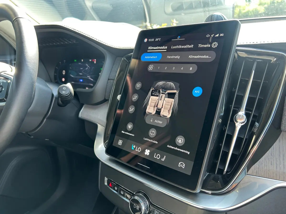 2.0 T8 Plug-in hybrid AWD Ultra Bright | Luchtvering | Trekhaak | 360 camera | HU-Display | Stoelventilatie |