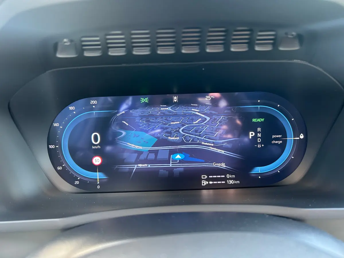2.0 T8 Plug-in hybrid AWD Ultra Bright | Luchtvering | Trekhaak | 360 camera | HU-Display | Stoelventilatie |