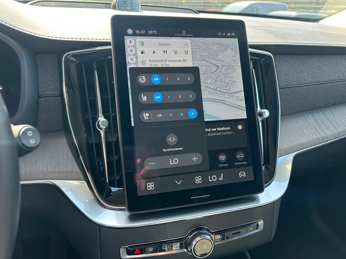 2.0 T8 Plug-in hybrid AWD Ultra Bright | Luchtvering | Trekhaak | 360 camera | HU-Display | Stoelventilatie |