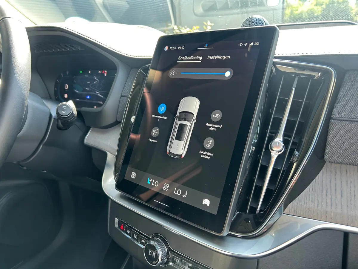 2.0 T8 Plug-in hybrid AWD Ultra Bright | Luchtvering | Trekhaak | 360 camera | HU-Display | Stoelventilatie |