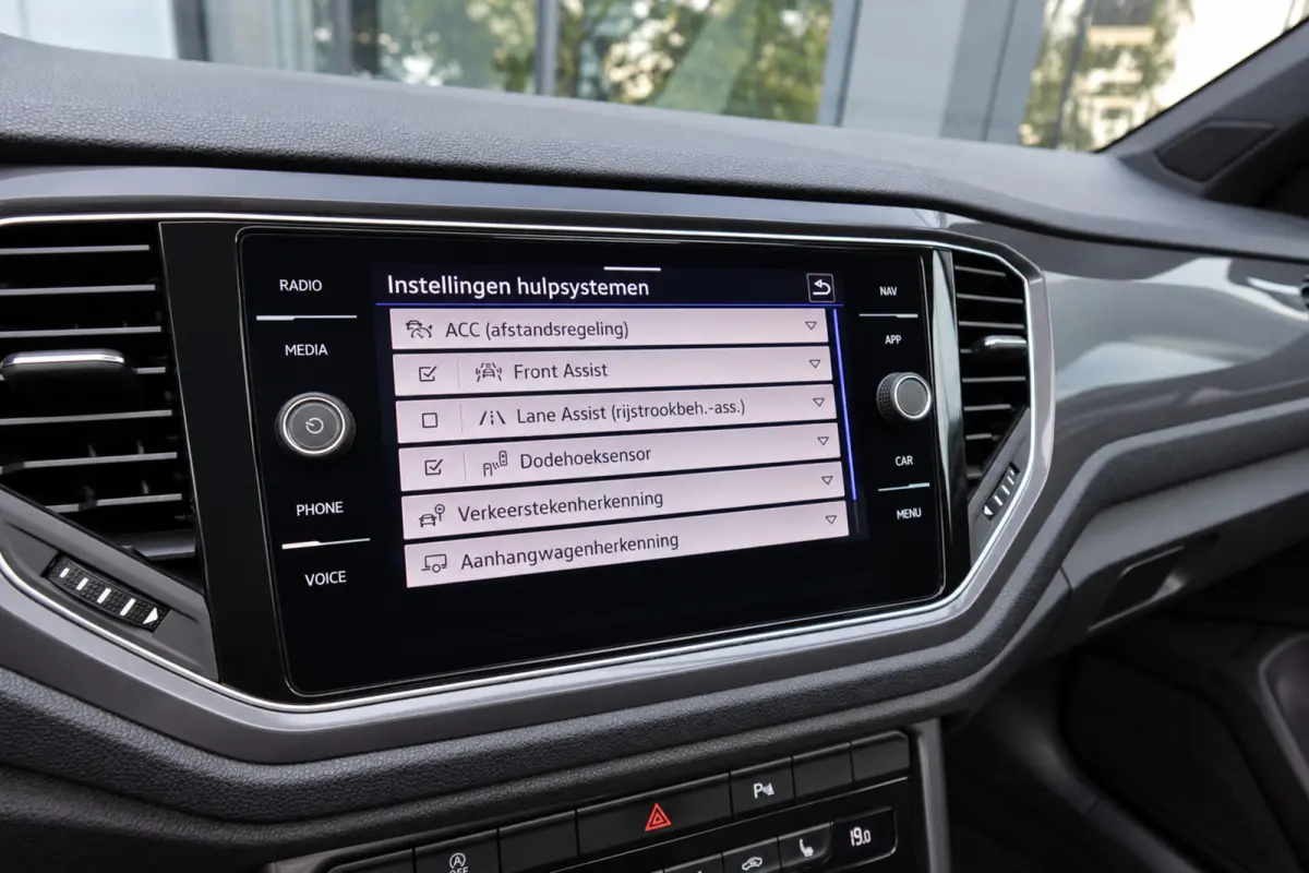 1.5 TSI Sport R-Line PANO CAM ACC