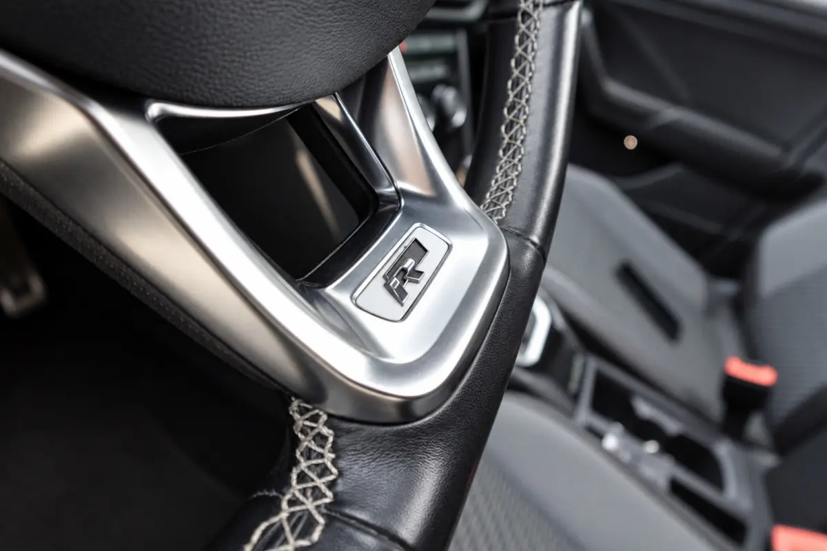 1.5 TSI Sport R-Line PANO CAM ACC