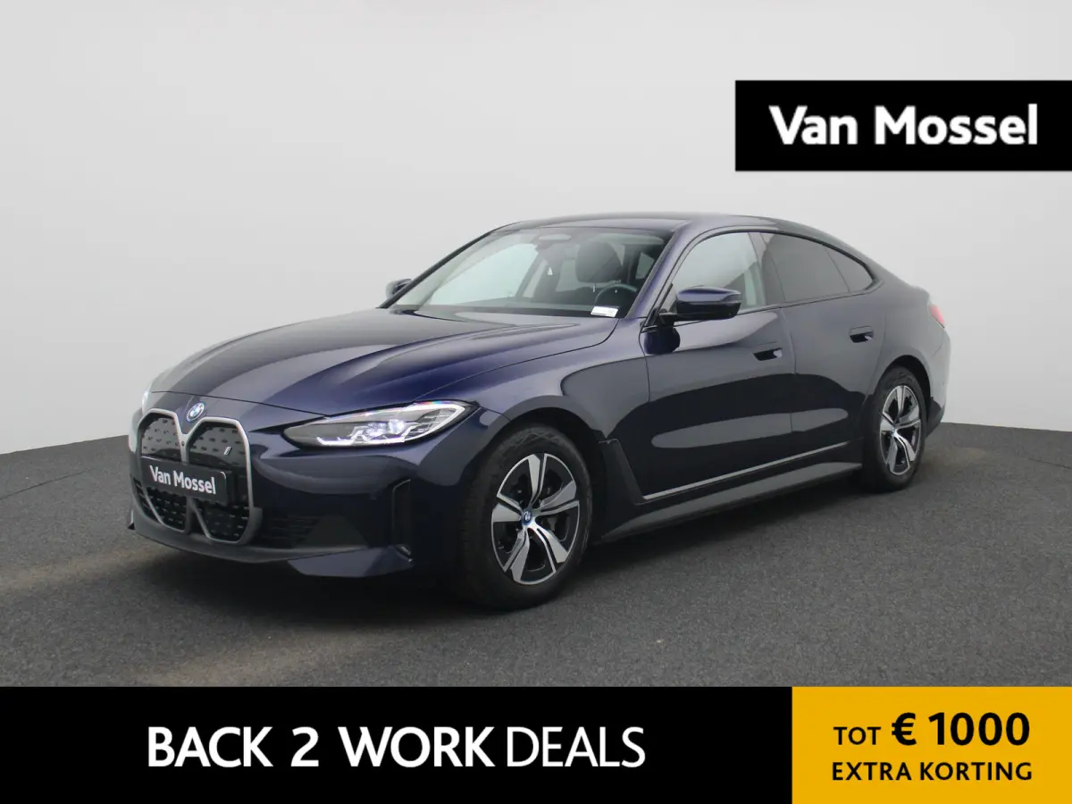 eDrive40 | Automaat | Apple Carplay | Camera | Parkeersensoren | Harman/Kardon |
