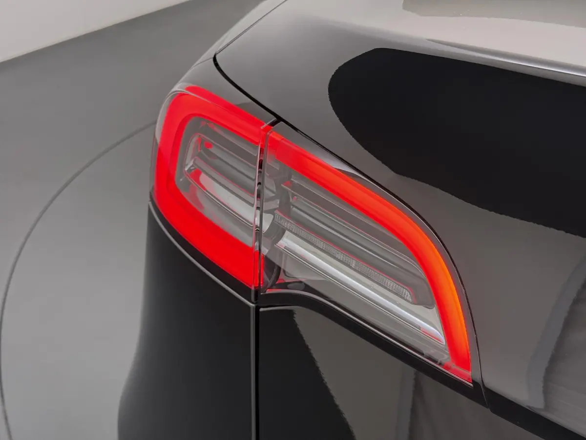 Long Range AWD 75 kWh SOH 95% | TESLA FABRIEKSGARANTIE TOT 2028/ 80.000KM! | FABRIEKSGARANTIE OP ACCU & AANDRIJFLIJN TOT 2032 OF 192.000 KM | BTW VERREKENBAAR