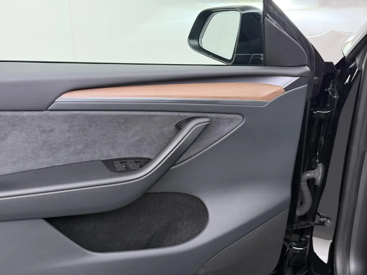 Long Range AWD 75 kWh SOH 95% | TESLA FABRIEKSGARANTIE TOT 2028/ 80.000KM! | FABRIEKSGARANTIE OP ACCU & AANDRIJFLIJN TOT 2032 OF 192.000 KM | BTW VERREKENBAAR